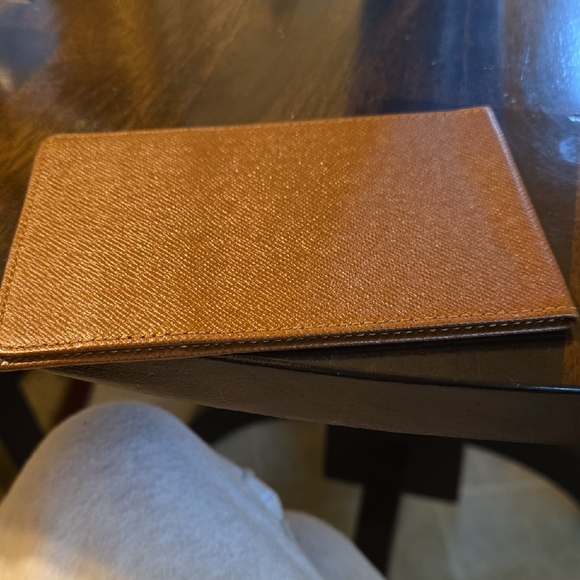 Louis Vuitton Brown Key Card Holder Elegant Accessory. Unisex, It Is NWOT - Picture 8 of 12